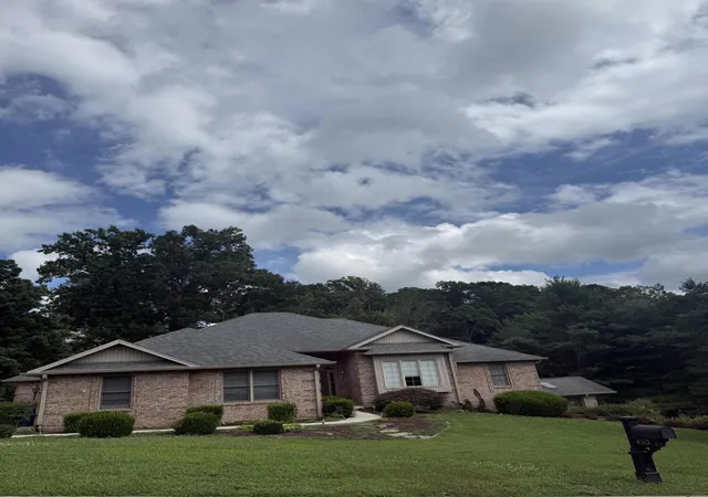 Photo 2 of Single family home for sale at 453 Water Cliff Dr, Somerset, KY 42503 | MLS# 26018092 | Listing updated on 2026-09-15