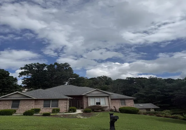Photo 3 of Single family home for sale at 453 Water Cliff Dr, Somerset, KY 42503 | MLS# 26018092 | Listing updated on 2026-09-15
