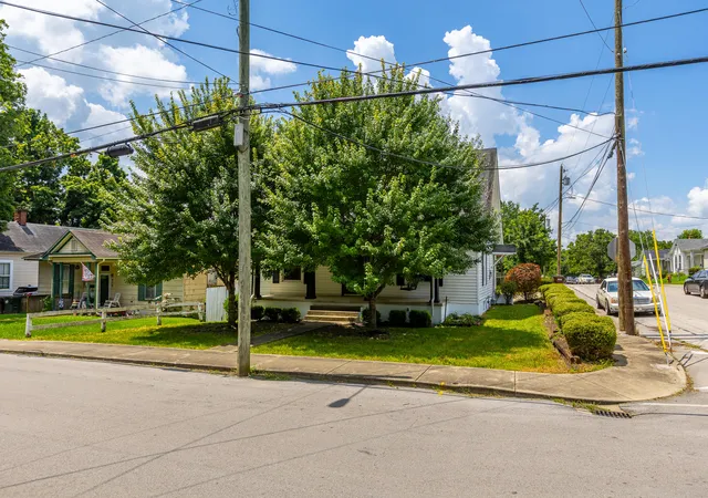 Photo 3 of Sale Pending at 323 W 2nd Street, Paris, KY 40361 | MLS# 26018100 | Listing updated on 2026-09-30