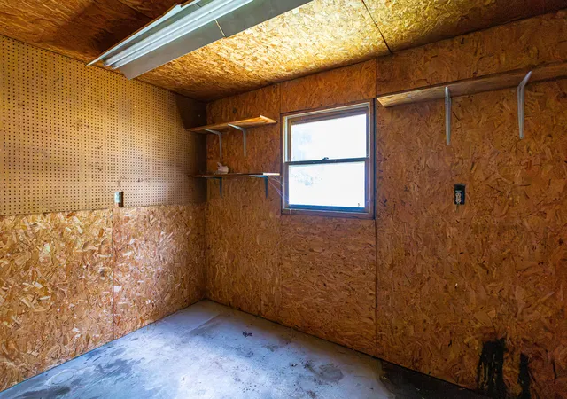 Photo 40 of Sale Pending at 323 W 2nd Street, Paris, KY 40361 | MLS# 26018100 | Listing updated on 2026-09-30