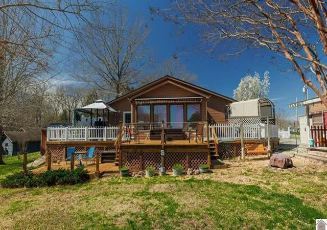 Homes for sale in Benton, KY | 100 Cemetery Hill Ln, Benton, KY 42025 | MLS# 26018123