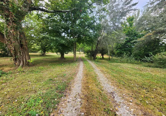 Homes for sale in Hopkinsville, KY | 6670 Newstead Rd, Hopkinsville, KY 42240 | MLS# 26018128