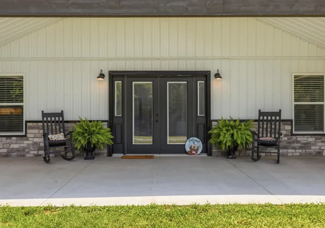 Photo 4 of House for sale at 5279 E State Line Rd, Hazel, KY 42049 | MLS# 26018894 | Listing updated on 2026-09-14