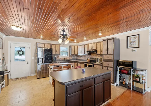 Photo 2 of Single family home for sale at 139 Beeny Rd, Manitou, KY 42436 | MLS# 26018285 | Listing updated on 2026-07-27