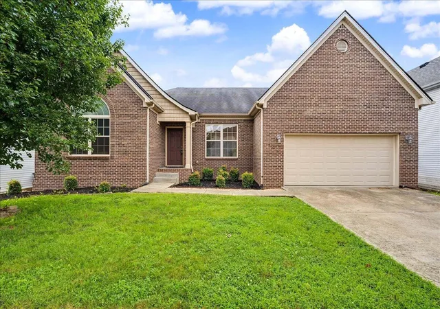 Photo 1 of Single family home for sale at 404 Manitoba Ln, Lexington, KY 40515 | MLS# 26018784 | Listing updated on 2026-10-06