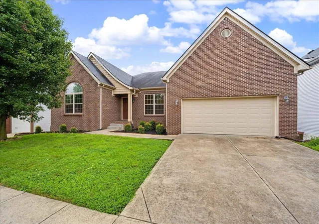 Photo 2 of Single family home for sale at 404 Manitoba Ln, Lexington, KY 40515 | MLS# 26018784 | Listing updated on 2026-10-06