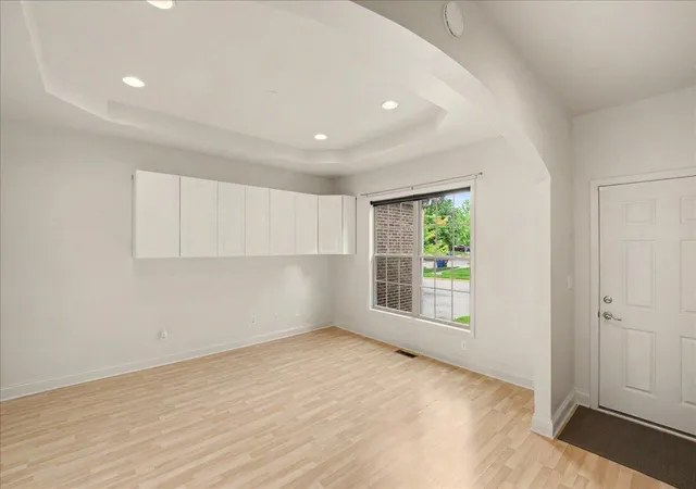 Photo 3 of Single family home for sale at 404 Manitoba Ln, Lexington, KY 40515 | MLS# 26018784 | Listing updated on 2026-10-06