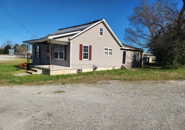 Homes for sale in Hopkinsville, KY | 518 E 2nd St, Hopkinsville, KY 42240 | MLS# 26018137