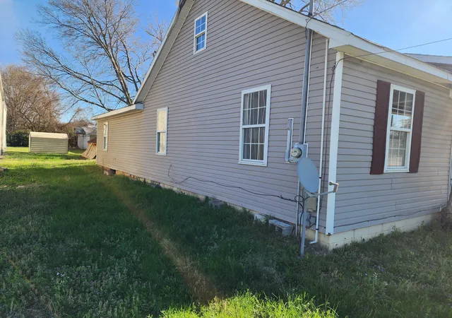 Homes for sale in Hopkinsville, KY | 518 E 2Nd St, Hopkinsville, KY 42240 | MLS# 26018137