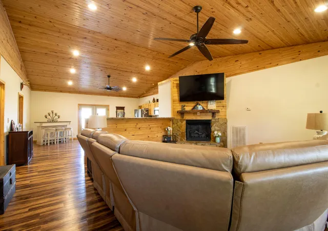 Homes for sale in Crofton, KY | 12082 Johnson Mill Rd, Crofton, KY 42217 | MLS# 26018142