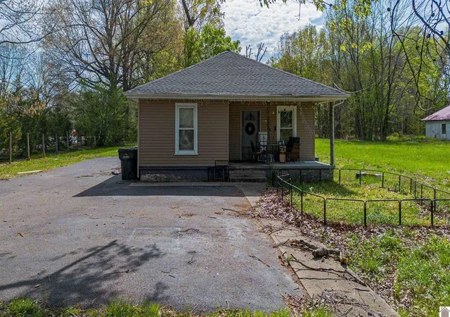 1st image of 1740 Husband Rd, Paducah, KY 42003 | MLS# 26018150