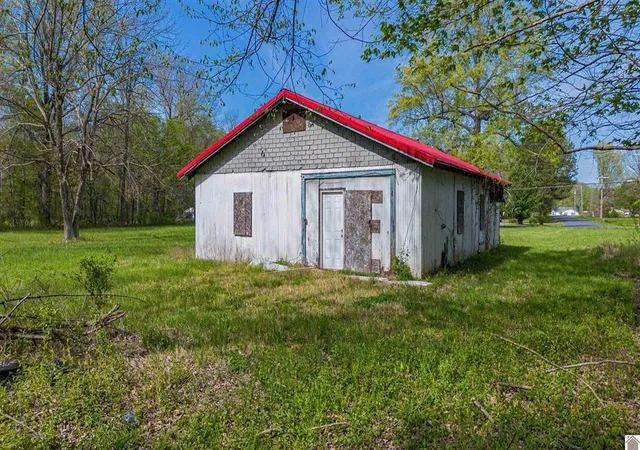 2nd image of 1740 Husband Rd, Paducah, KY 42003 | MLS# 26018150