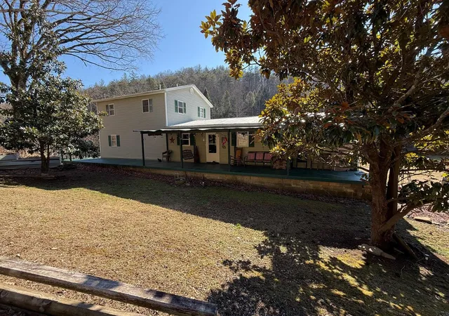 Single family home for sale at 520 State Hwy 708, Beattyville, KY 41311 | MLS# 26019700