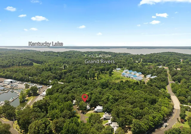 Homes for sale in Grand Rivers, KY | 207 Hursthaven Ct, Grand Rivers, KY 42045 | MLS# 26018199