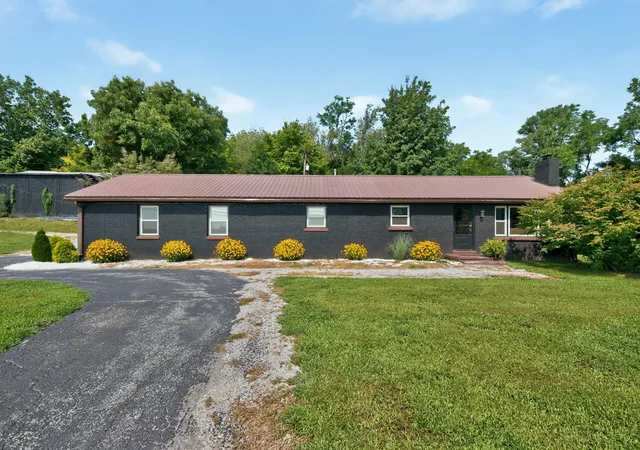Photo 2 of Single family home for sale at 2640 Fords Ml Rd, Versailles, KY 40383 | MLS# 26018407 | Listing updated on 2026-09-04