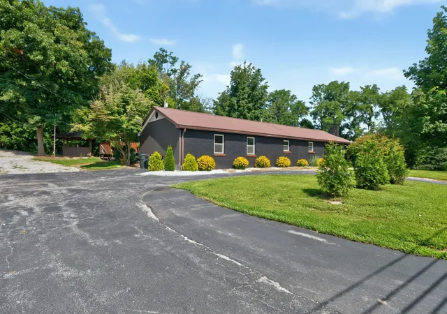 Photo 3 of Single family home for sale at 2640 Fords Ml Rd, Versailles, KY 40383 | MLS# 26018407 | Listing updated on 2026-09-04