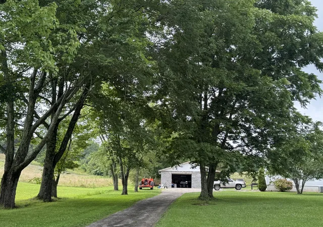Photo 3 of Single family home for sale at 1022 Tom Cat Trl, London, KY 40741 | MLS# 26018195 | Listing updated on 2026-08-23