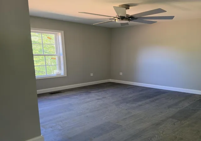 Photo 3 of Single family home for sale at 76 Whispering Oaks Ln, London, KY 40744 | MLS# 26018186 | Listing updated on 2026-09-13