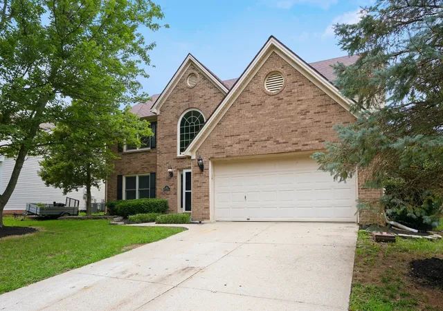 Photo 2 of Single family home for sale at 385 Whitfield Dr, Lexington, KY 40515 | MLS# 26019453 | Listing updated on 2026-10-13