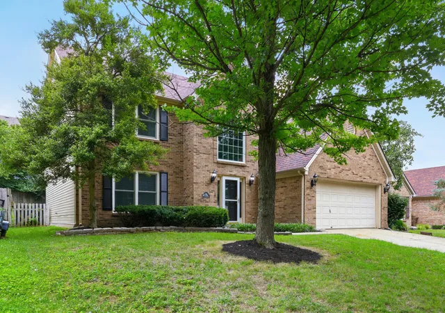 Photo 3 of Single family home for sale at 385 Whitfield Dr, Lexington, KY 40515 | MLS# 26019453 | Listing updated on 2026-10-13