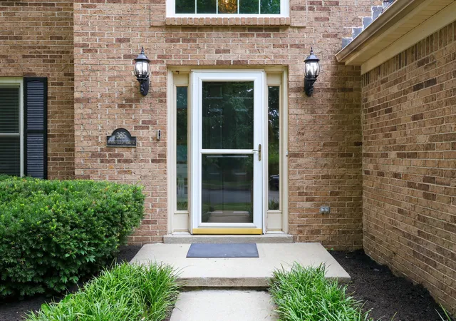 Photo 3 of Single family home for sale at 385 Whitfield Dr, Lexington, KY 40515 | MLS# 26019453 | Listing updated on 2026-10-13