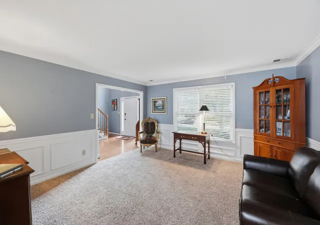 Photo 4 of Single family home for sale at 385 Whitfield Dr, Lexington, KY 40515 | MLS# 26019453 | Listing updated on 2026-10-13