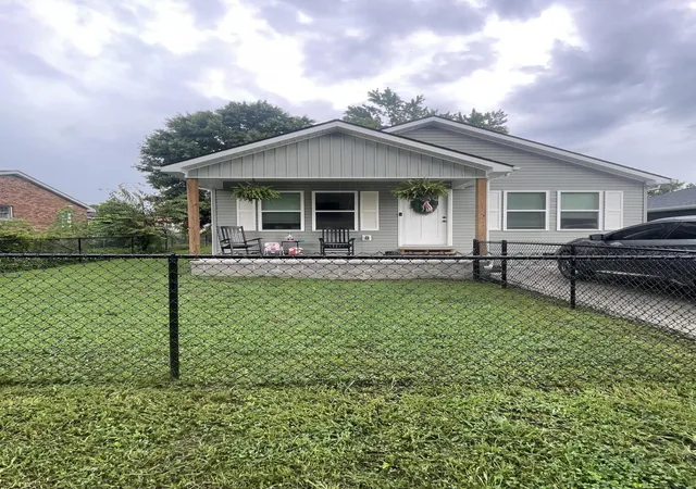 Homes for sale in Corbin, KY | 602 W 6th St, Corbin, KY 40701 | MLS# 26018190