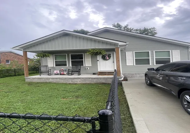 Homes for sale in Corbin, KY | 602 W 6th St, Corbin, KY 40701 | MLS# 26018190