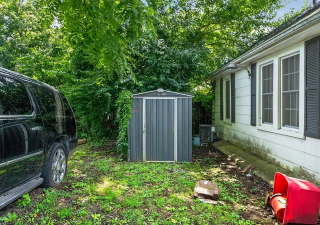 Homes for sale in Hopkinsville, KY | 420 W 16th St, Hopkinsville, KY 42240 | MLS# 26018200