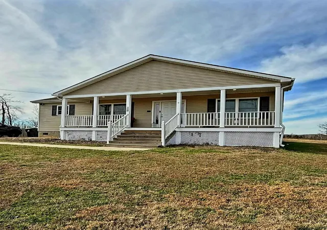 Photo 2 of Single family home for sale at 340 Jones Keeney Rd, Dawson Springs, KY 42408 | MLS# 26018597 | Listing updated on 2026-08-17