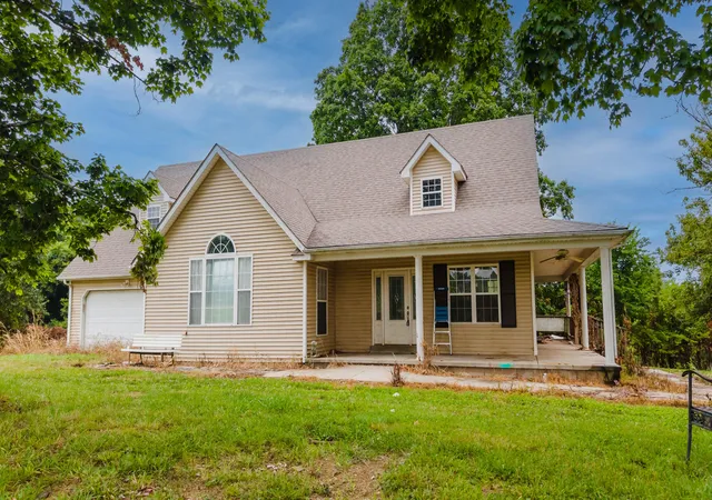 Photo 2 of Sale Pending at 2416 Meador Port Oliver Rd, Scottsville, KY 42164 | MLS# 26018209 | Listing updated on 2026-08-03