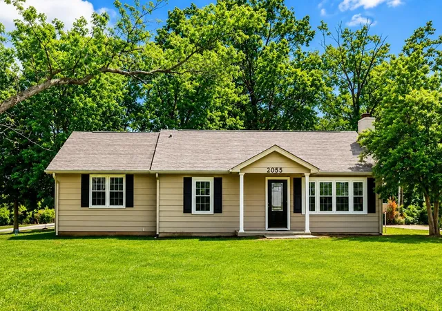 Homes for sale in Hopkinsville, KY | 2055 Lovers Ln, Hopkinsville, KY 42240 | MLS# 26018353