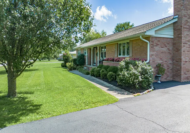 1st image of 160 Charlotte Ann Dr, Paducah, KY 42001 | MLS# 26018272