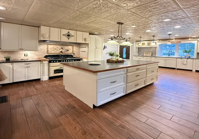 Photo 3 of Single family home for sale at 802 Broad St, Murray, KY 42071 | MLS# 26018764 | Listing updated on 2026-08-22