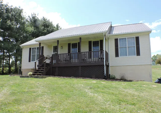 Photo 3 of Single family home for sale at 3250 Osborne Rd, Mount Sterling, KY 40353 | MLS# 26018219 | Listing updated on 2026-09-16