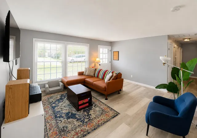 Photo 4 of Single family home for sale at 331 Mcdonald Dr, Versailles, KY 40383 | MLS# 26018410 | Listing updated on 2026-09-14
