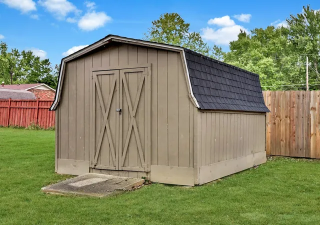 Homes for sale in Hopkinsville, KY | 207 Donna Dr, Hopkinsville, KY 42240 | MLS# 26018381