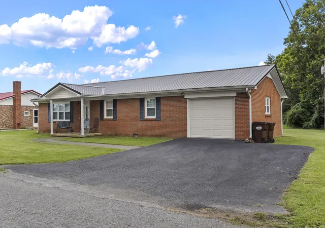Photo 2 of Sale Pending at 79 Pine St, Crab Orchard, KY 40419 | MLS# 26018923 | Listing updated on 2026-09-03