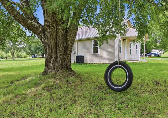 Homes for sale in Jeffersonville, KY | 100 Fay St, Jeffersonville, KY 40337 | MLS# 26018409