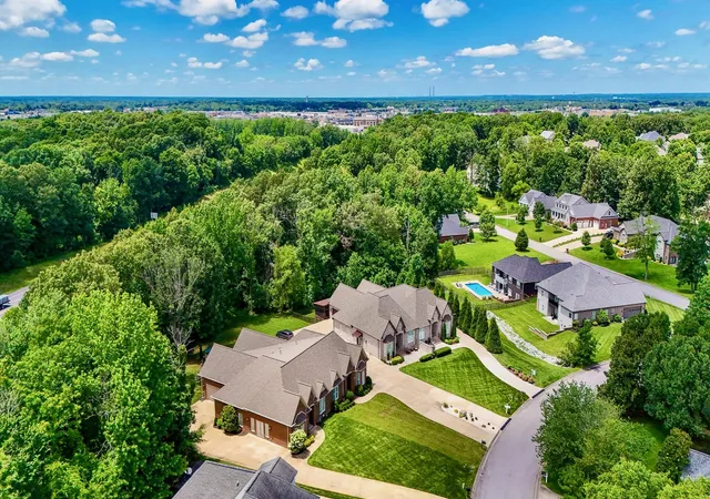 Homes for sale in Paducah, KY | 140 Pheasant Run, Paducah, KY 42001 | MLS# 26018244
