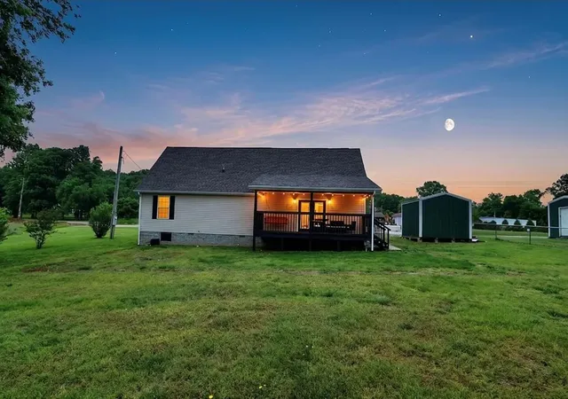 Photo 2 of Single family home for sale at 3755 Madisonville Rd, Hopkinsville, KY 42240 | MLS# 26020485 | Listing updated on 2026-07-31