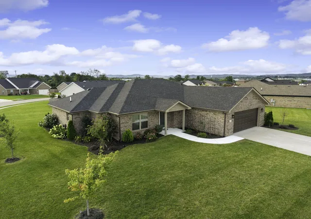 Photo 4 of Single family home for sale at 262 Patriot Trl, Berea, KY 40403 | MLS# 26019786 | Listing updated on 2026-10-08