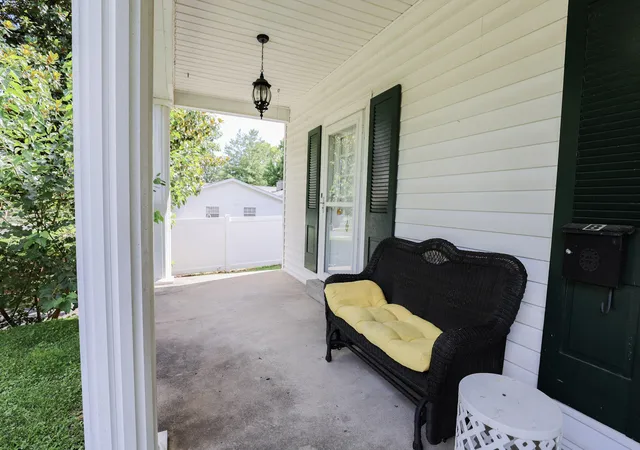 Photo 4 of House for sale at 369 Wallace Ln, Paducah, KY 42001 | MLS# 26019826 | Listing updated on 2026-08-31