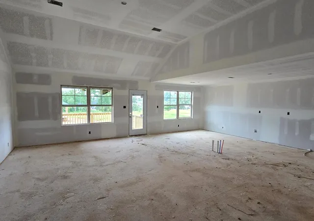 Photo 3 of Single family home for sale at 107 Kingston Ct, Oak Grove, KY 42262 | MLS# 26018416 | Listing updated on 2026-07-27