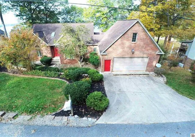 Photo 1 of Single family home for sale at 138 Elizabeth Dr, Eddyville, KY 42038 | MLS# 26018502 | Listing updated on 2026-07-16
