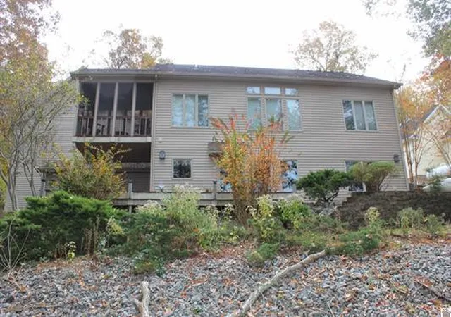 Photo 3 of Single family home for sale at 138 Elizabeth Dr, Eddyville, KY 42038 | MLS# 26018502 | Listing updated on 2026-10-01