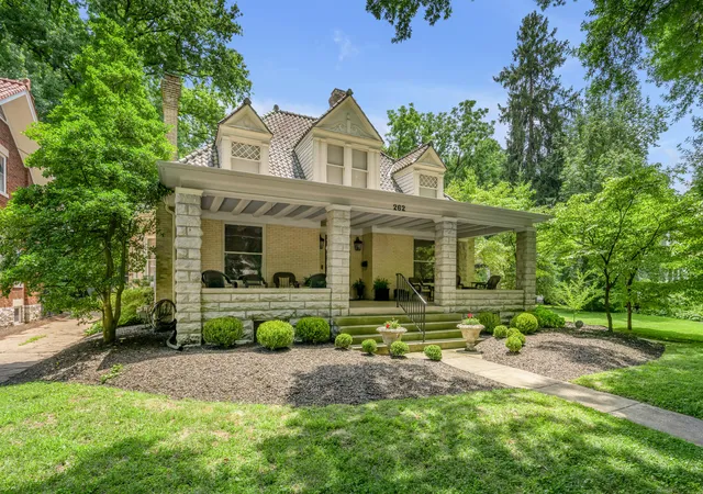 Photo 2 of Single family home for sale at 262 S Ashland Ave, Lexington, KY 40502 | MLS# 26019454 | Listing updated on 2026-10-13