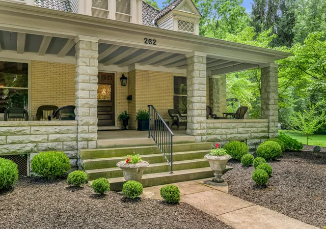 Photo 3 of Single family home for sale at 262 S Ashland Ave, Lexington, KY 40502 | MLS# 26019454 | Listing updated on 2026-10-13