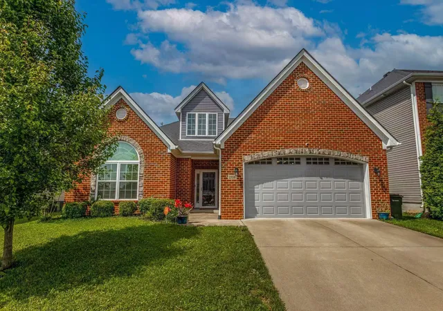 Photo 1 of Single family home for sale at 2708 Sandersville Rd, Lexington, KY 40511 | MLS# 26020051 | Listing updated on 2026-09-15