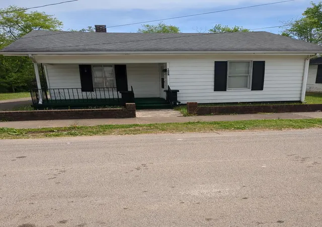 Homes for sale in Hopkinsville, KY | 1824 Maplewood St #1824, Hopkinsville, KY 42240 | MLS# 26018326
